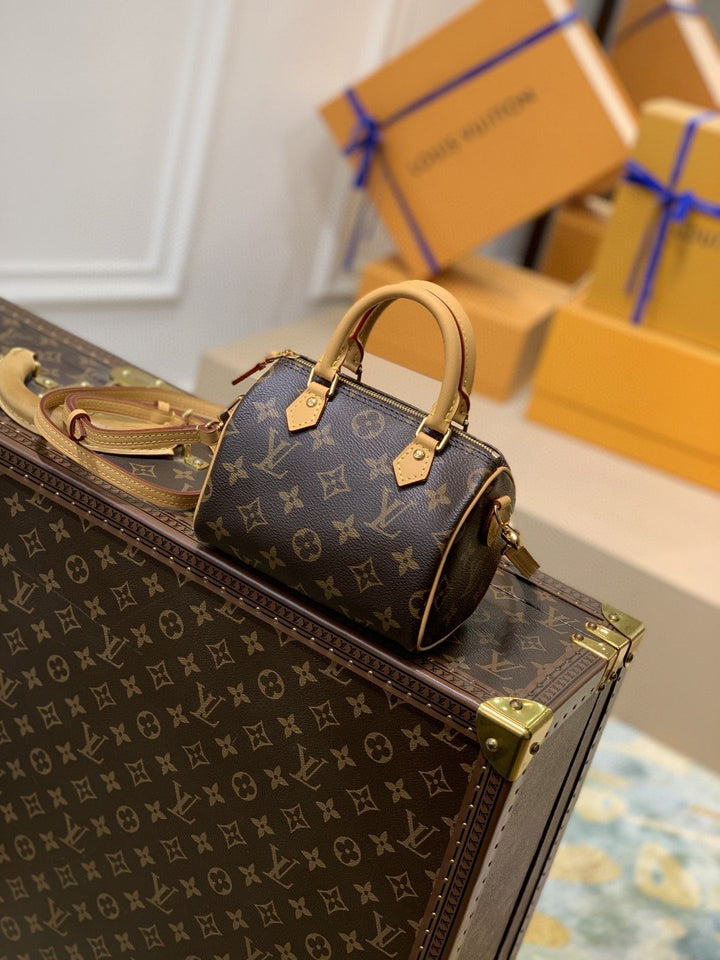 LV NANO SPEEDY BEIGE 16CM