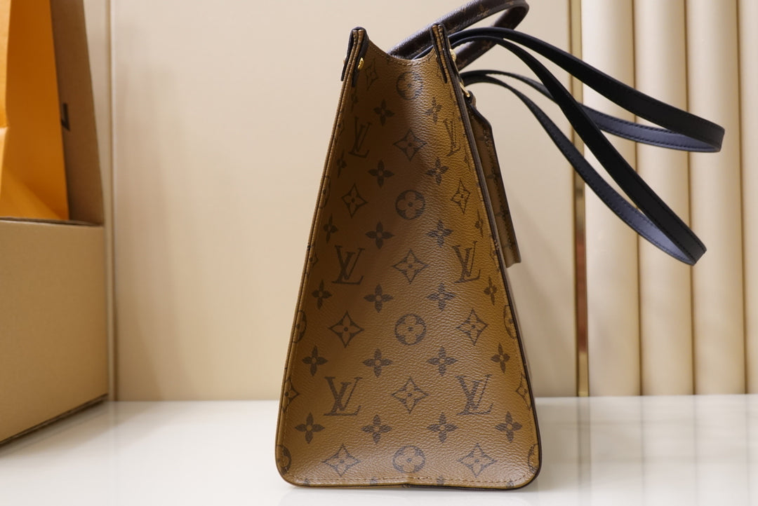LV OnTheGo MM Monogram And Monogram Reverse Canvas